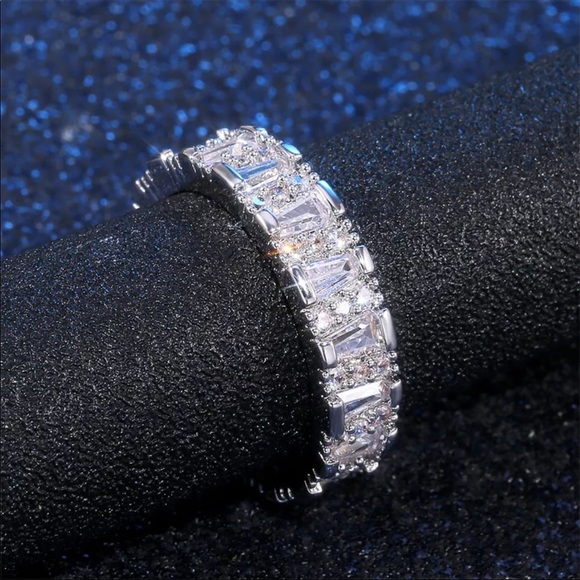 Lovely💕925 Silver Wedding Baguette Diamond Ring - Picture 4 of 6